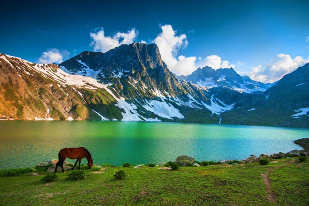 Trekking To The Beautiful Lake Of Kashmir Gangbal Trek 5 Nights / 6 Days