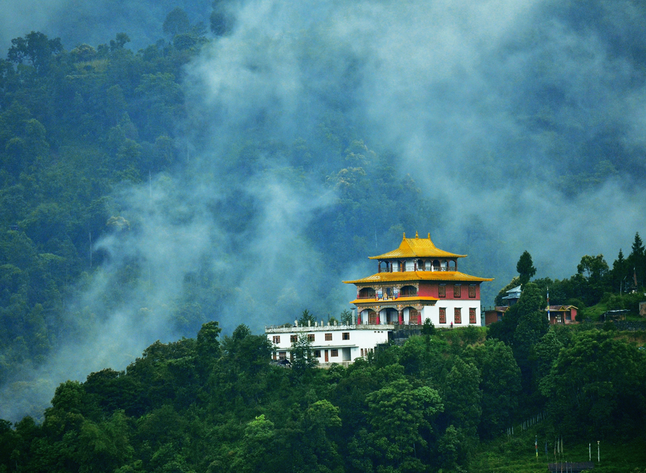 Scenic Sikkim & Enchanting Lachung Tour: Gangtok 4 Nights / 5 Days